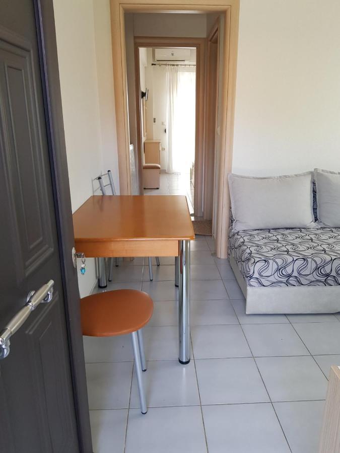 Lemon Flowers Apartments Nea Skioni Luaran gambar